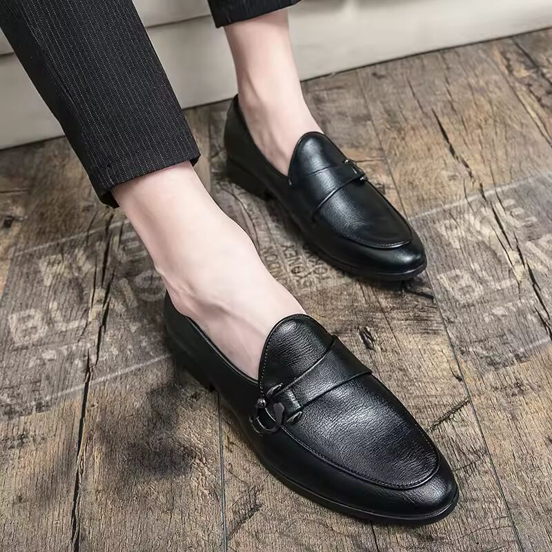 New men's casual leather shoes for comfortable driving, loafers for formal business, British nightclubs, pointed shoes